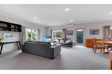 Photo of property in 35 Gresford Street, Edgeware, Christchurch, 8013