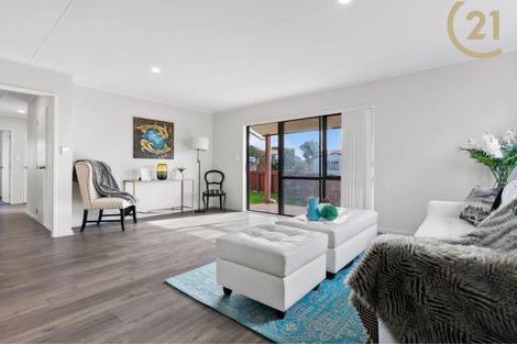 Photo of property in 100a Shifnal Drive, Randwick Park, Auckland, 2105