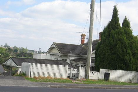 Photo of property in 2/98 Birkenhead Avenue, Birkenhead, Auckland, 0626