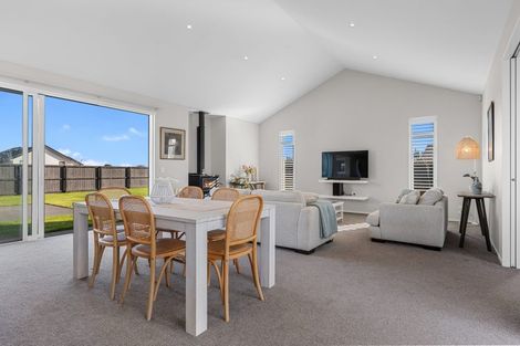 Photo of property in 10 Silver Peaks Drive, West Melton, 7618