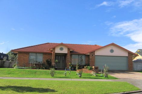 Photo of property in 18 Mulroy Place, East Tamaki Heights, Auckland, 2016