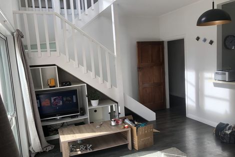 Photo of property in 2/18 Reid Road, New Lynn, Auckland, 0600