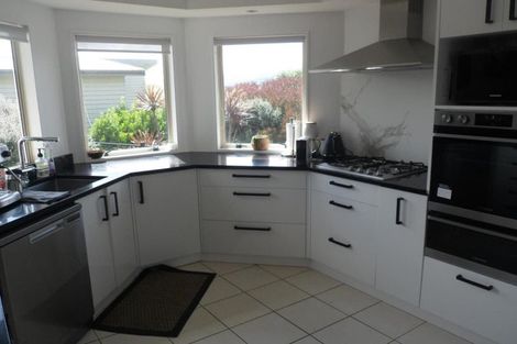 Photo of property in 40 Waverton Terrace, Churton Park, Wellington, 6037