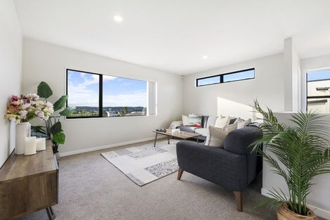 Photo of property in 16 Oak View Terrace, Schnapper Rock, Auckland, 0632