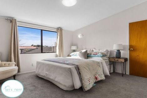 Photo of property in 2/11 Nelson Street, Papakura, 2110