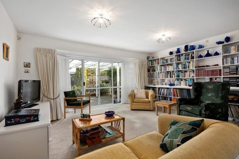 Photo of property in 25f1- Lane Street, Wallaceville, Upper Hutt, 5018