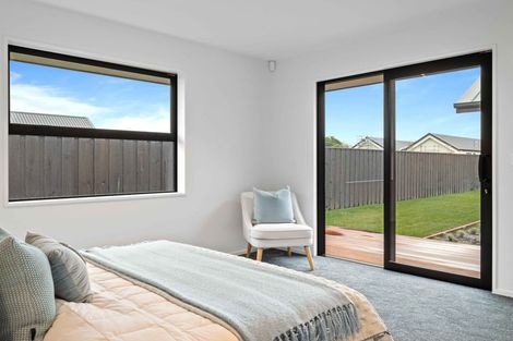 Photo of property in 5 Ferbane Way, Halswell, Christchurch, 8025