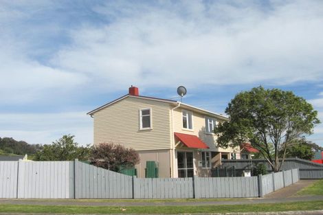 Photo of property in 1 Oxford Street, Kaiti, Gisborne, 4010