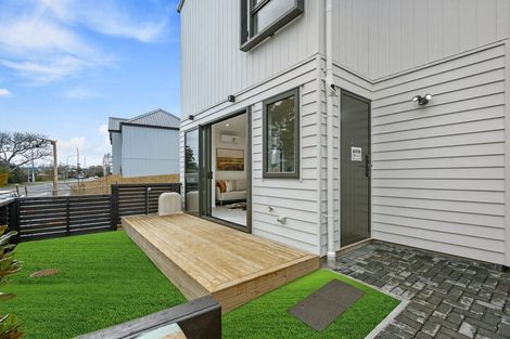 Photo of property in 56 Oreil Avenue, West Harbour, Auckland, 0618