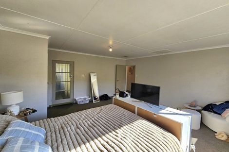 Photo of property in 235 Heta Road, Merrilands, New Plymouth, 4312