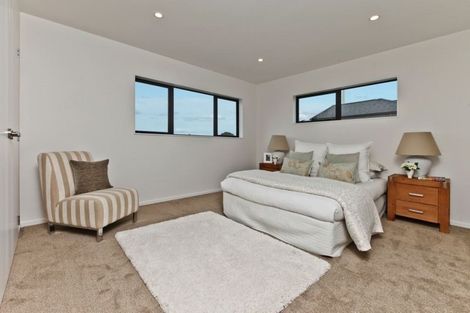 Photo of property in 18 Spyglass Street, Red Beach, 0932