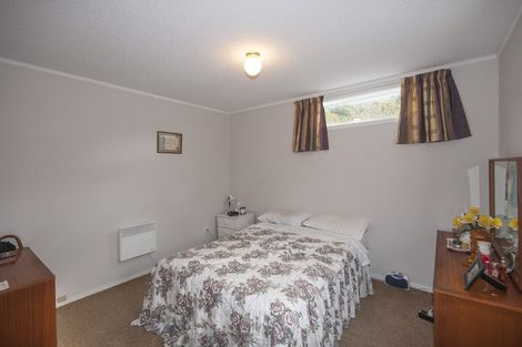 Photo of property in 11/2 Burdendale Grove, Churton Park, Wellington, 6037