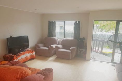 Photo of property in 7 Elvira Place, Ranui, Auckland, 0612