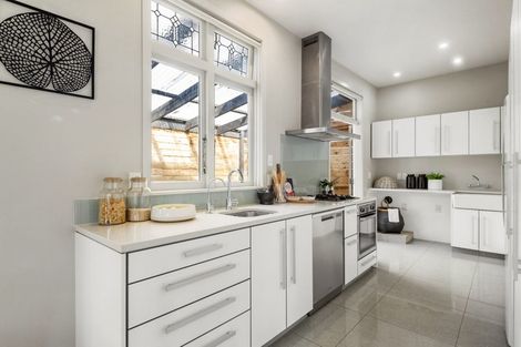 Photo of property in 72 Eversleigh Road, Belmont, Auckland, 0622