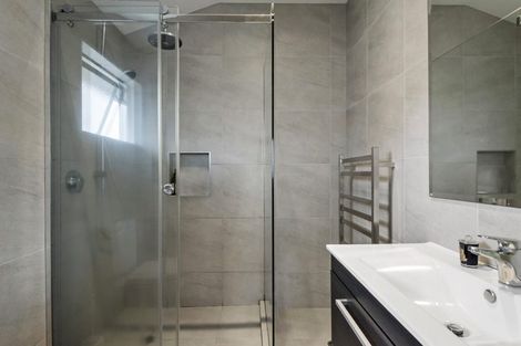 Photo of property in 133 Ocean View Road, Hillcrest, Auckland, 0627