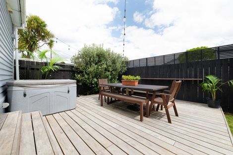 Photo of property in 77 Nixon Street, Hamilton East, Hamilton, 3216