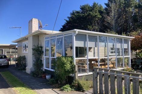 Photo of property in 81 Seymour Street, Waitara, 4320