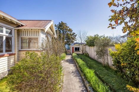 Photo of property in 28 Gamblins Road, Saint Martins, Christchurch, 8022