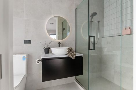 Photo of property in 64u3 Banbury Crescent, Fairfield, Hamilton, 3214