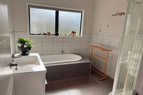 Photo of property in 16 Frankie Stevens Place, Riverstone Terraces, Upper Hutt, 5018