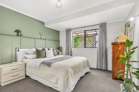 Photo of property in 6 Rautawhiri Road, Helensville, 0800
