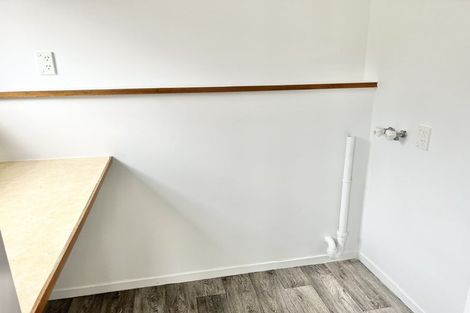 Photo of property in 35e Edmonton Road, Henderson, Auckland, 0612