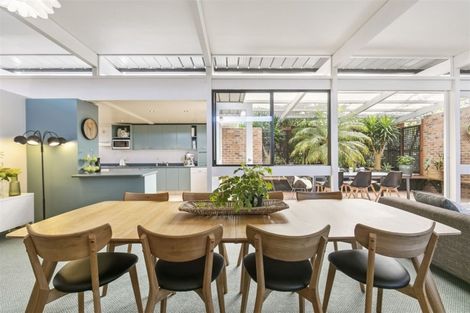 Photo of property in 98 Hillcrest Avenue, Hillcrest, Auckland, 0627
