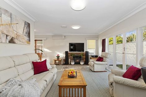 Photo of property in 6 Marlene Avenue, Te Atatu South, Auckland, 0610