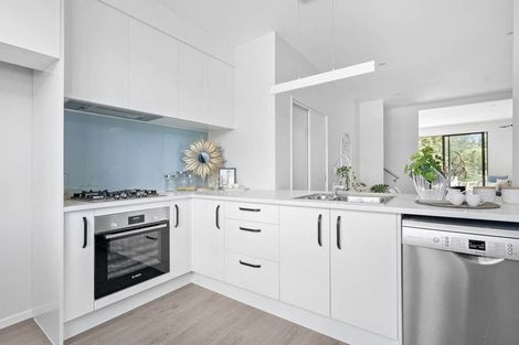 Photo of property in 5/3 Kaimai Avenue, Massey, Auckland, 0614