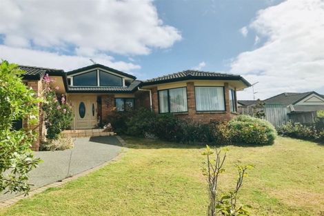 Photo of property in 8 Kath Hopper Drive, Orewa, 0931