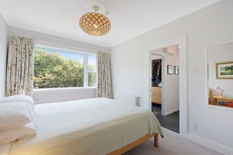 Photo of property in 2 Highland Crescent, Wadestown, Wellington, 6012