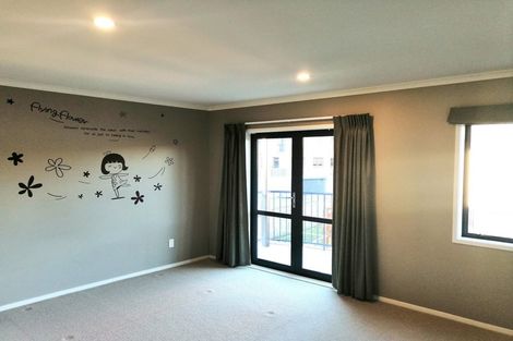 Photo of property in 13 Sonoma Crescent, Oteha, Auckland, 0632