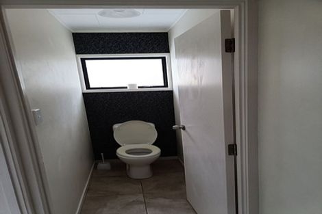 Photo of property in 3 Merrill Place, Birkdale, Auckland, 0626