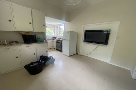Photo of property in 46 Northland Road, Northland, Wellington, 6012