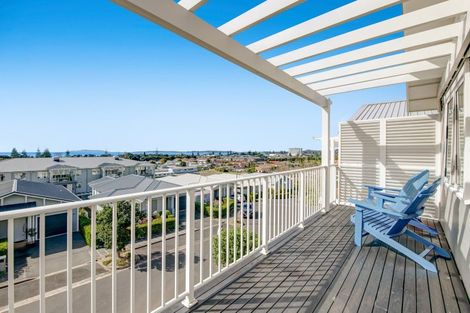 Photo of property in 9 Landmark Terrace, Orewa, 0931