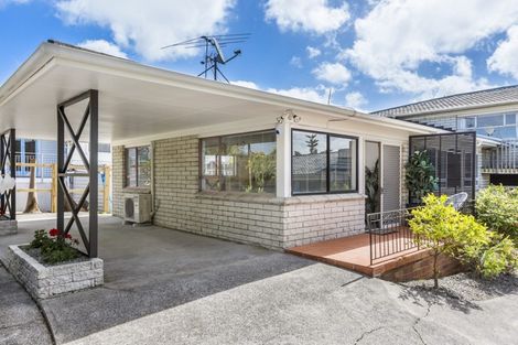 Photo of property in 1b Pleasant Road, Glen Eden, Auckland, 0602
