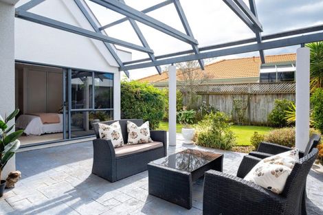 Photo of property in 5 Kensington Drive, Taradale, Napier, 4112