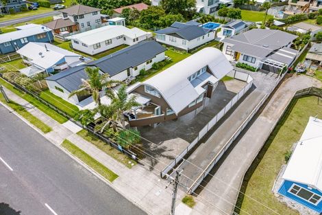 Photo of property in 306 Ocean Road, Whangamata, 3620
