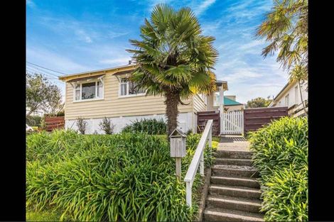 Photo of property in 18 Ngataringa Road, Devonport, Auckland, 0624
