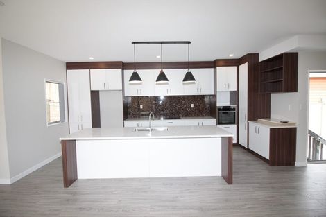 Photo of property in 4 Kearney Place, Massey, Auckland, 0614