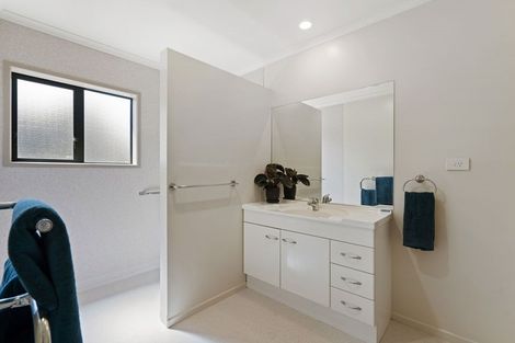 Photo of property in 230 Tukapa Street, Westown, New Plymouth, 4310