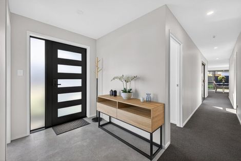 Photo of property in 2 Graeme Cooper Lane, Avonhead, Christchurch, 8042