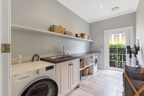 Photo of property in 6 Carlton Avenue, Palmerston North, 4414