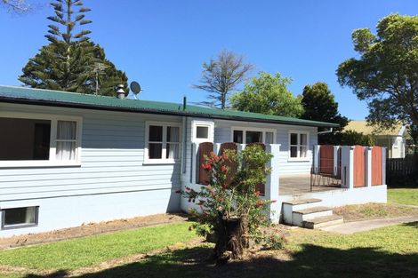 Photo of property in 26 William Souter Street, Forrest Hill, Auckland, 0620