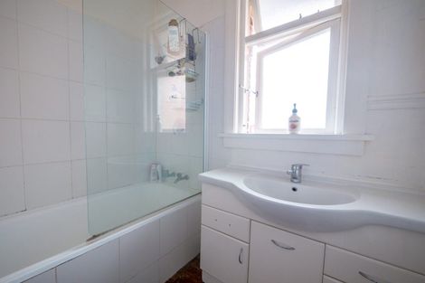 Photo of property in 1 Elm Row, Dunedin Central, Dunedin, 9016