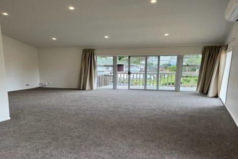 Photo of property in 1/4 Chevron Place, Castor Bay, Auckland, 0620