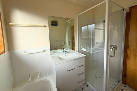 Photo of property in 42 Meadowstone Drive, Wanaka, 9305
