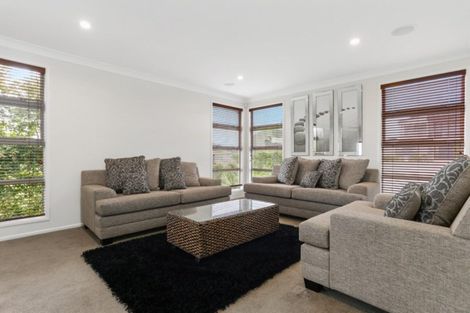 Photo of property in 9 Corsica Way, Karaka, Papakura, 2113