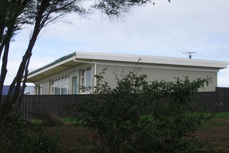 Photo of property in 8 Ava Avenue, Titirangi, Auckland, 0604