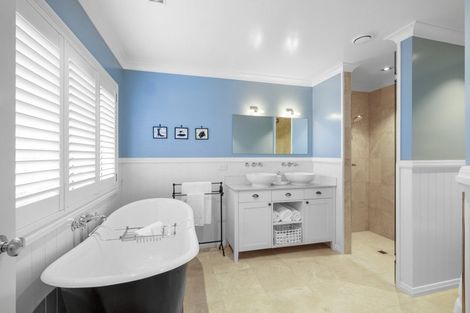 Photo of property in 8b Sampson Avenue, Waiwhakaiho, New Plymouth, 4312